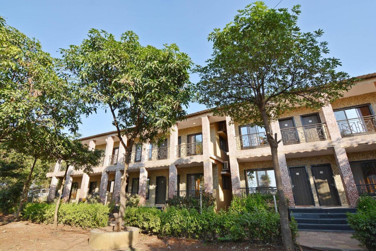 Oyo Midway Park Resort Atgaon Dış mekan fotoğraf